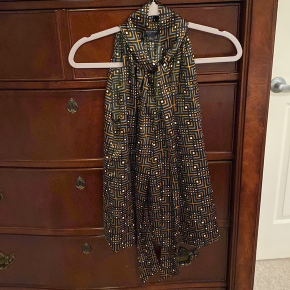 Banana Republic silky, sleeveless top with tie, size small, black/brown - Picture 4 of 8